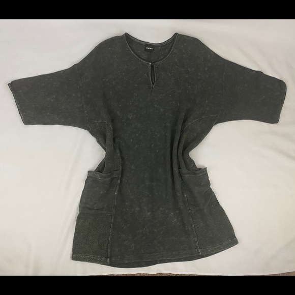 **BRAND NEW** Women’s oversized dress - Picture 5 of 9